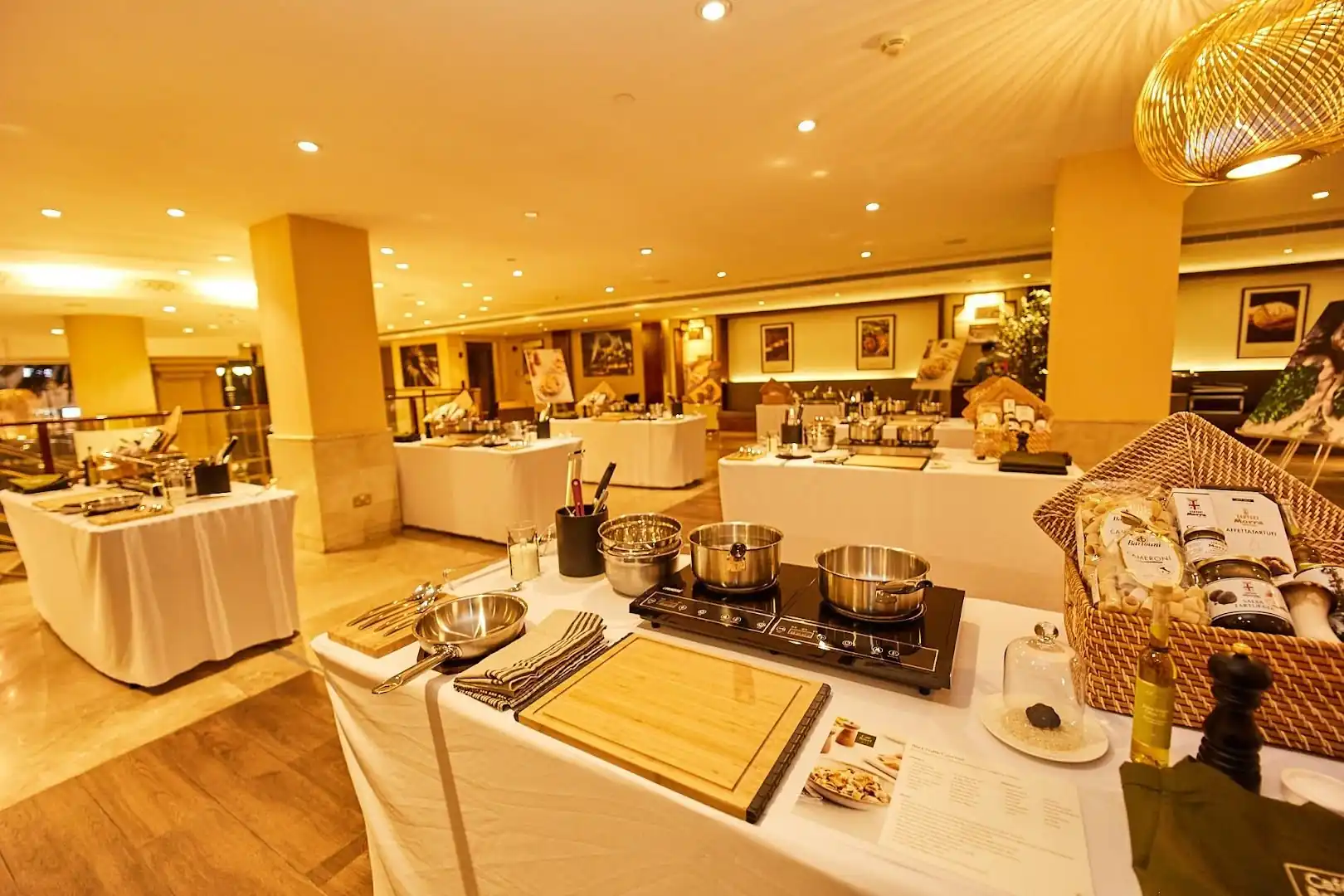 Cafe Bateel & Bateel - Tahlia Street