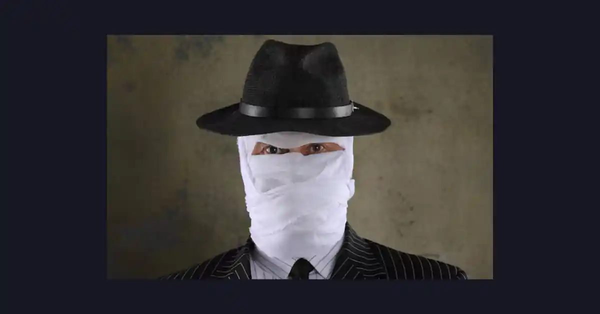 Who Is Aware That the Bandaged Man Is Invisible