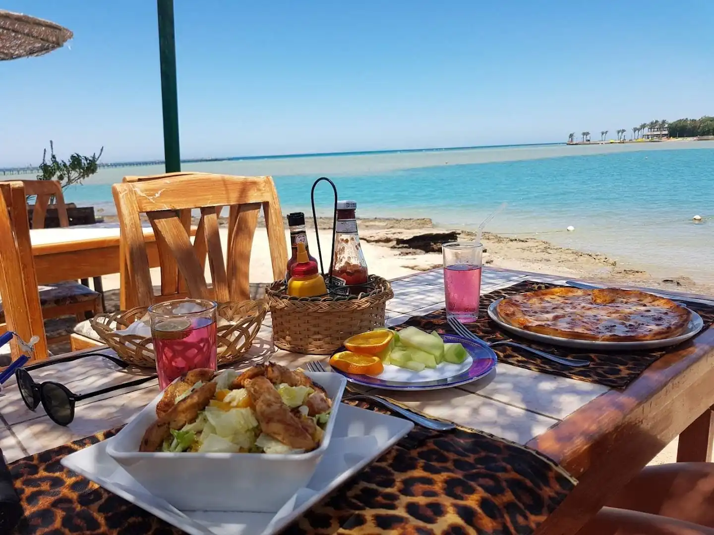 Zeytouna Beach Bar & Restaurant